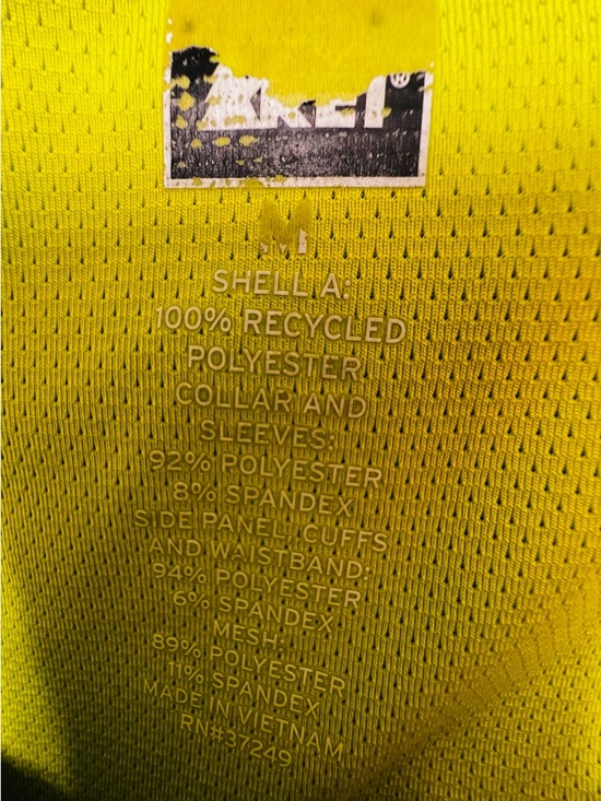 REI Women’s Jacket with reflective details - size Med - Picture 4 of 4